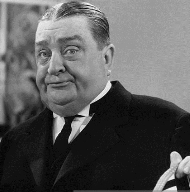 actor Robert Greig large photo