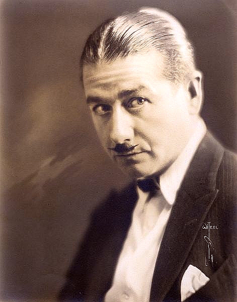 actor Neely Edwards large photo