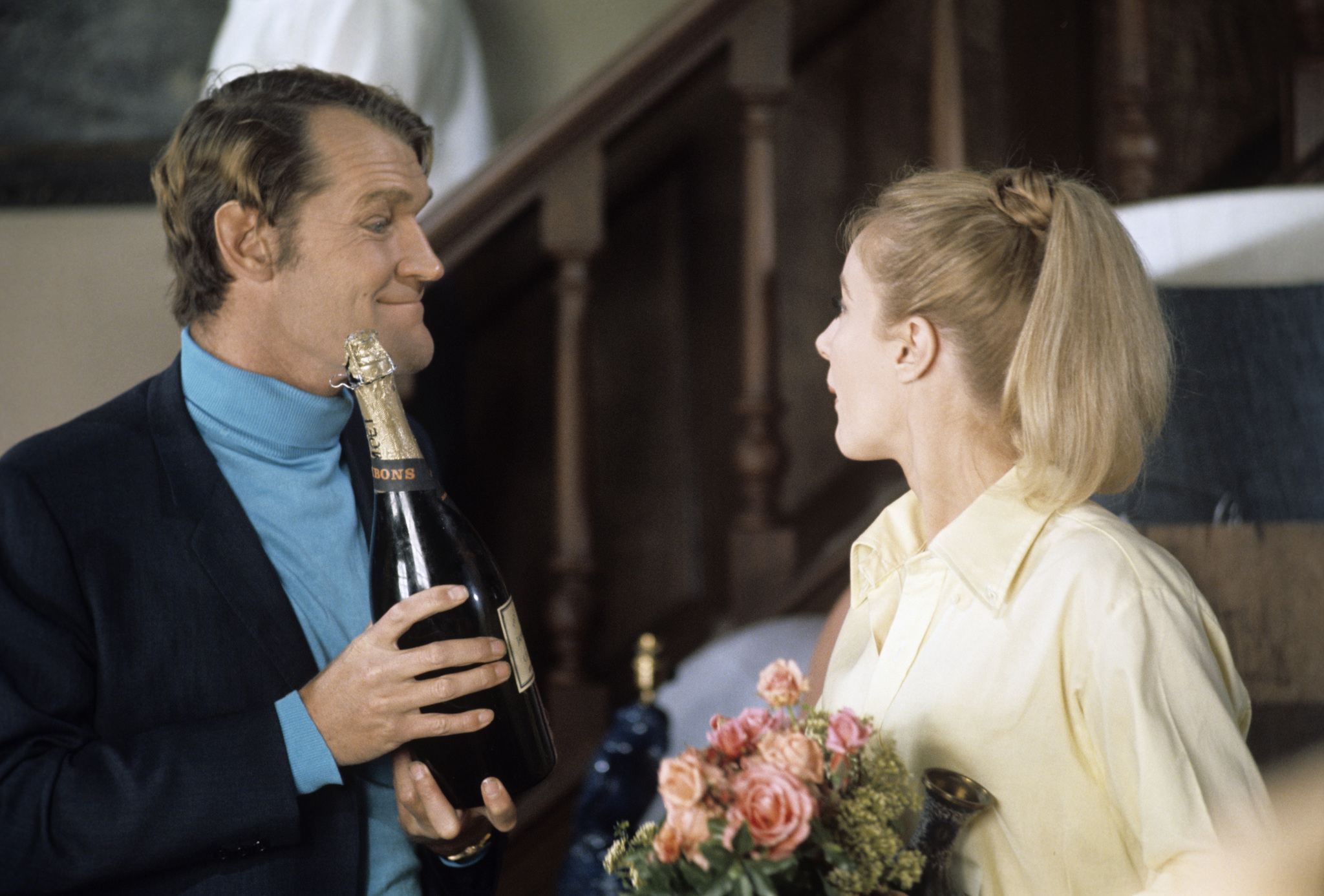 actor Jennifer Hilary large photo