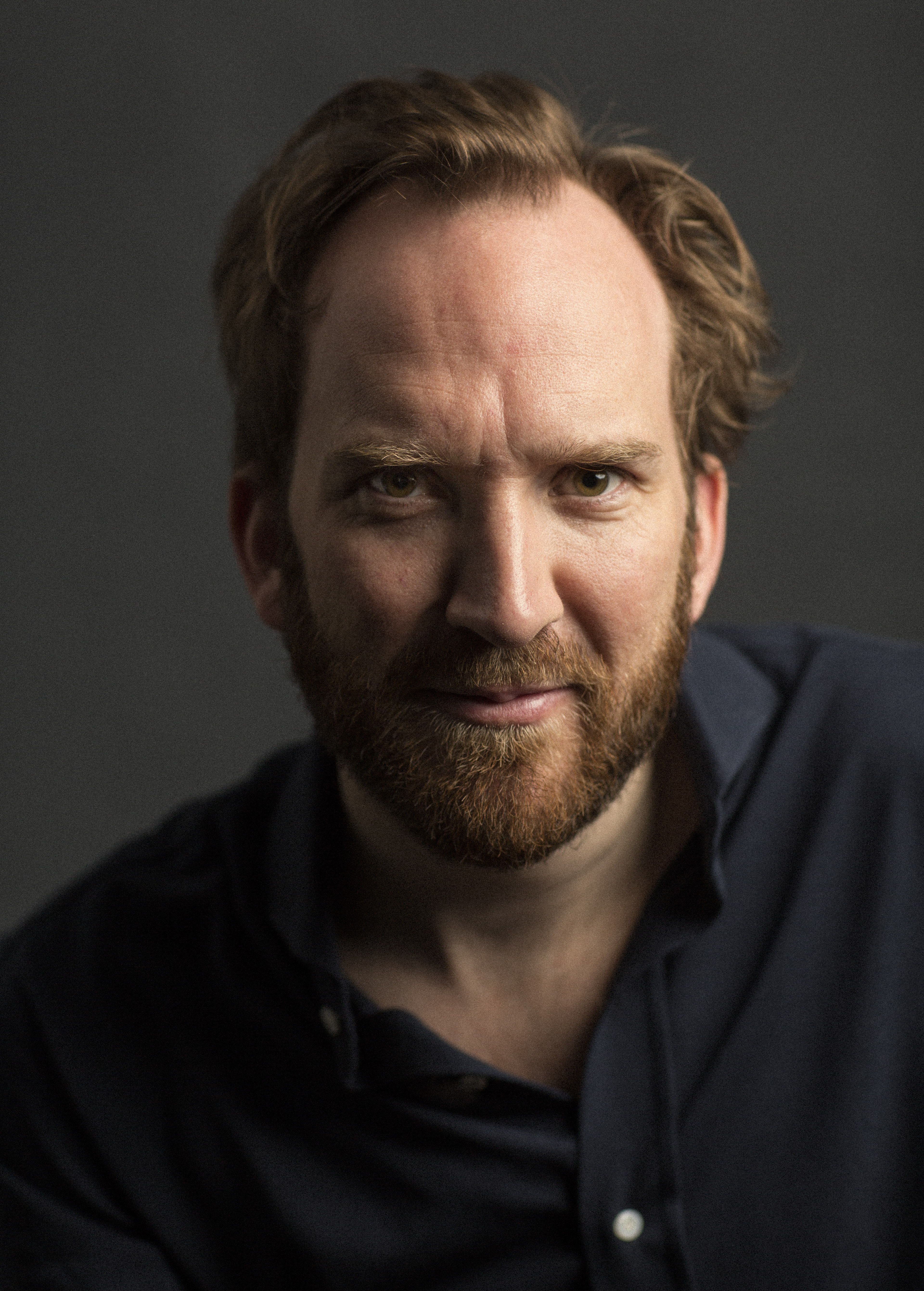 actor Stephen Carlile large photo