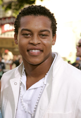 actor Robert Ri'chard large photo