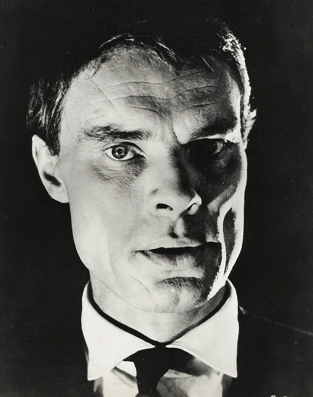 actor Thomas Holtzmann large photo