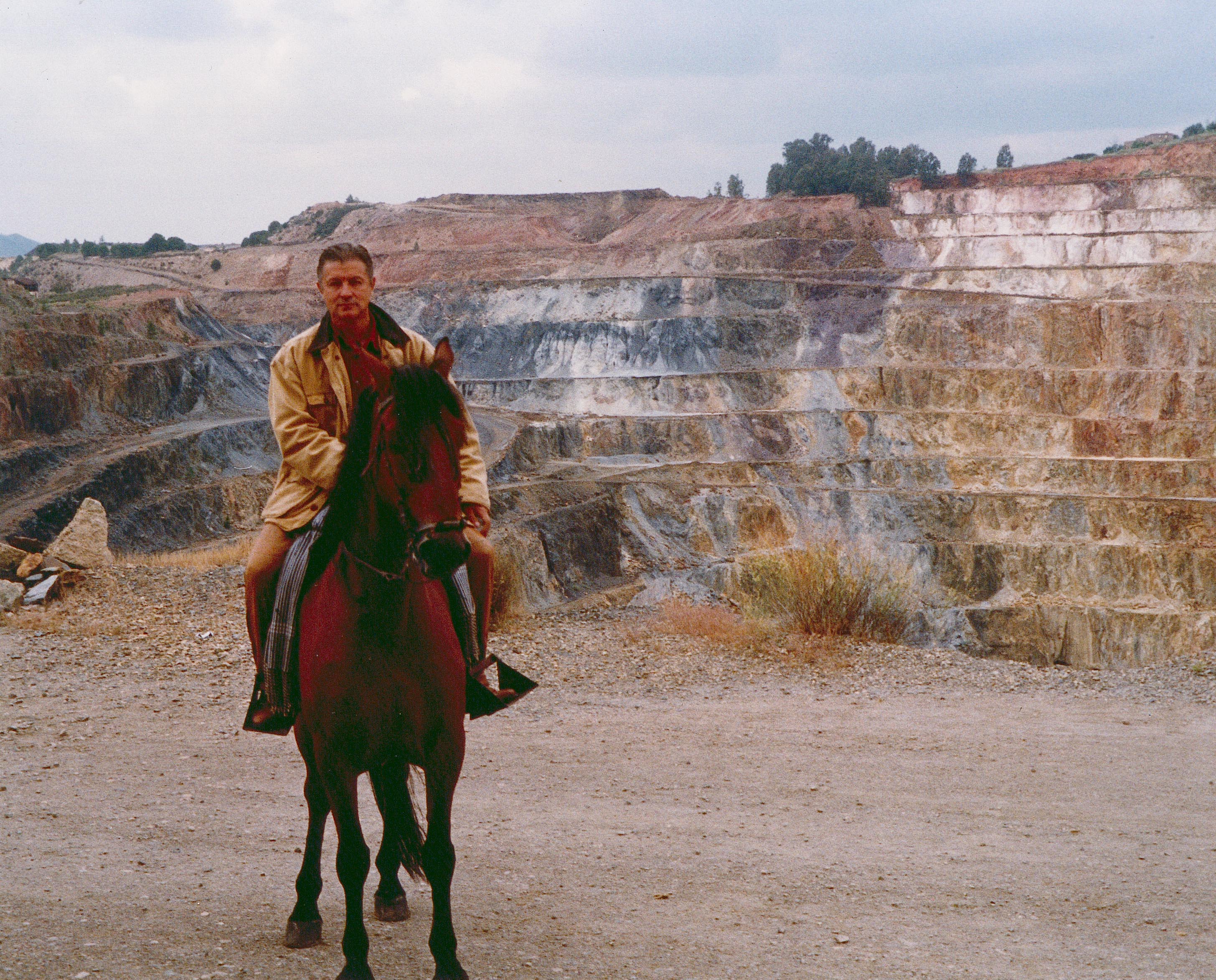 actor Javier Sandoval large photo