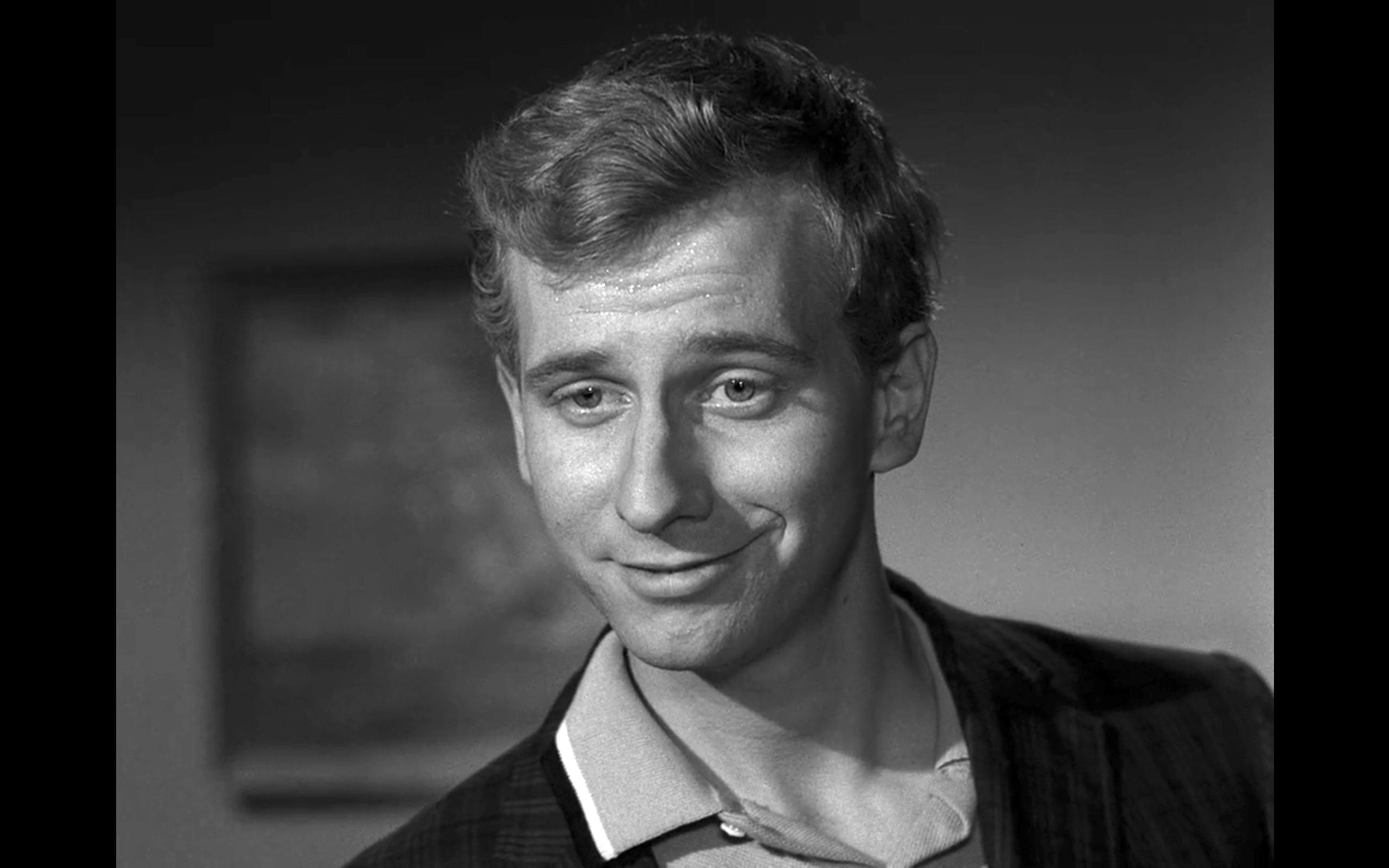 actor Russell Horton large photo