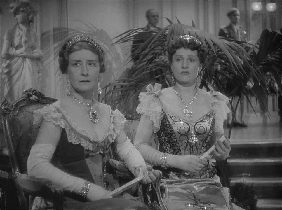 actor Mary Hinton large photo