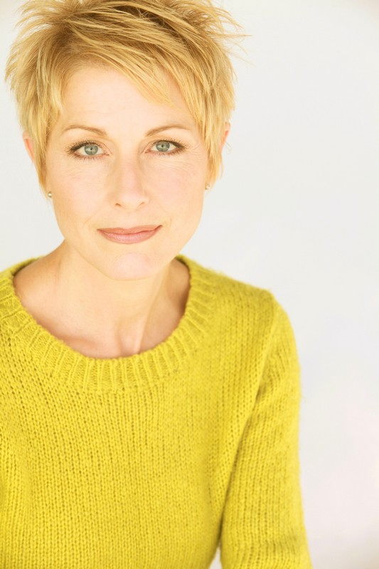 actor Angela Nicholas large photo