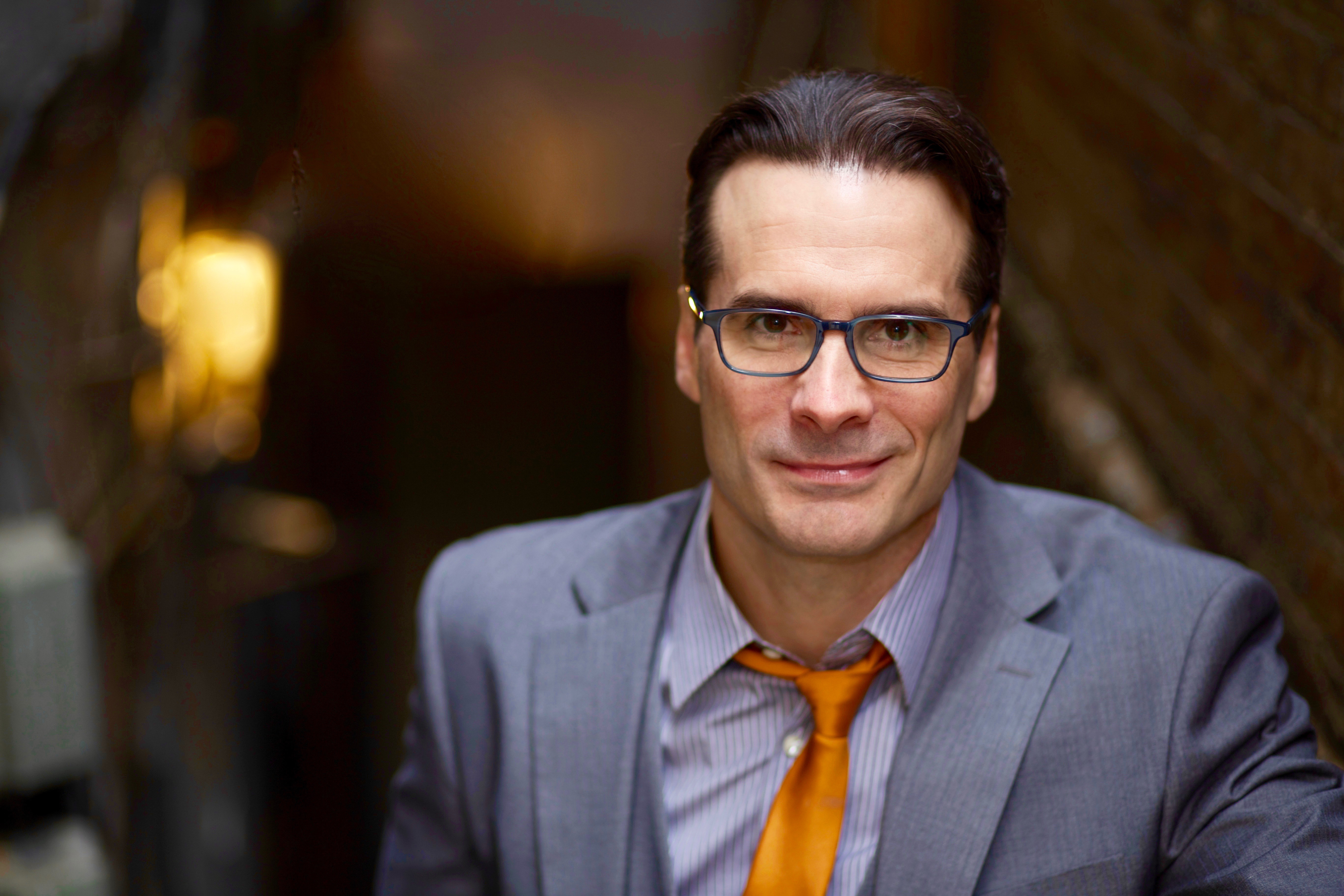 actor Luke Darnell large photo