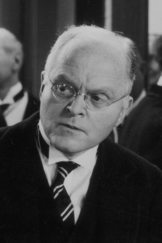 actor Grant Mitchell large photo