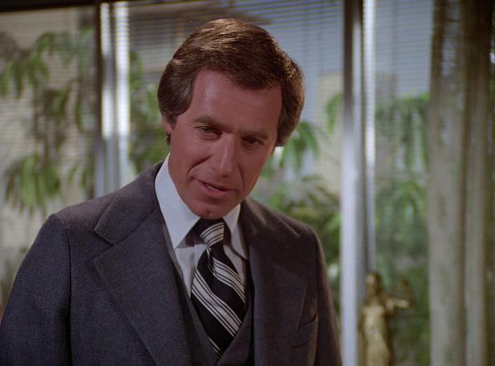 actor Fred Holliday large photo