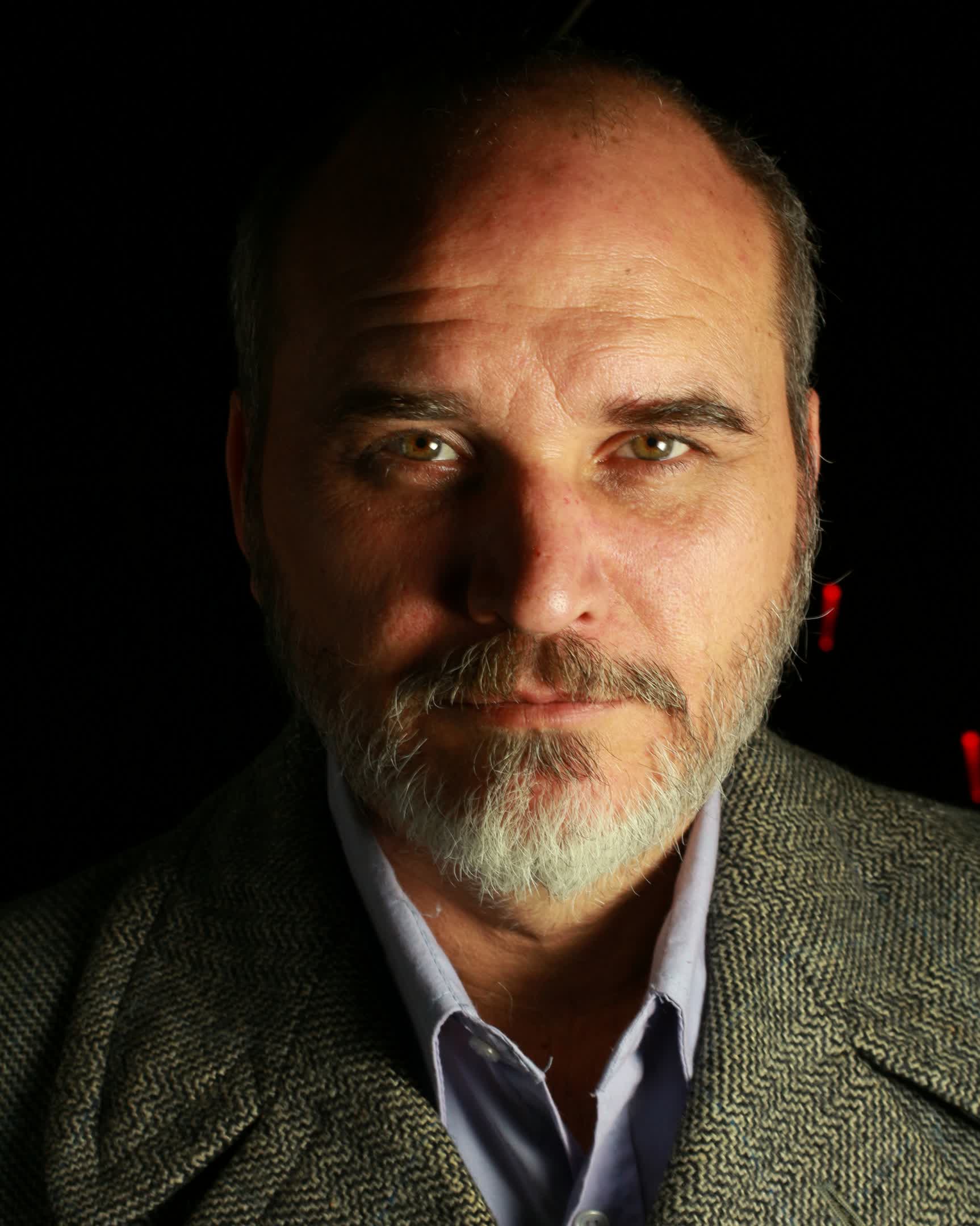 actor Mungo McKay large photo