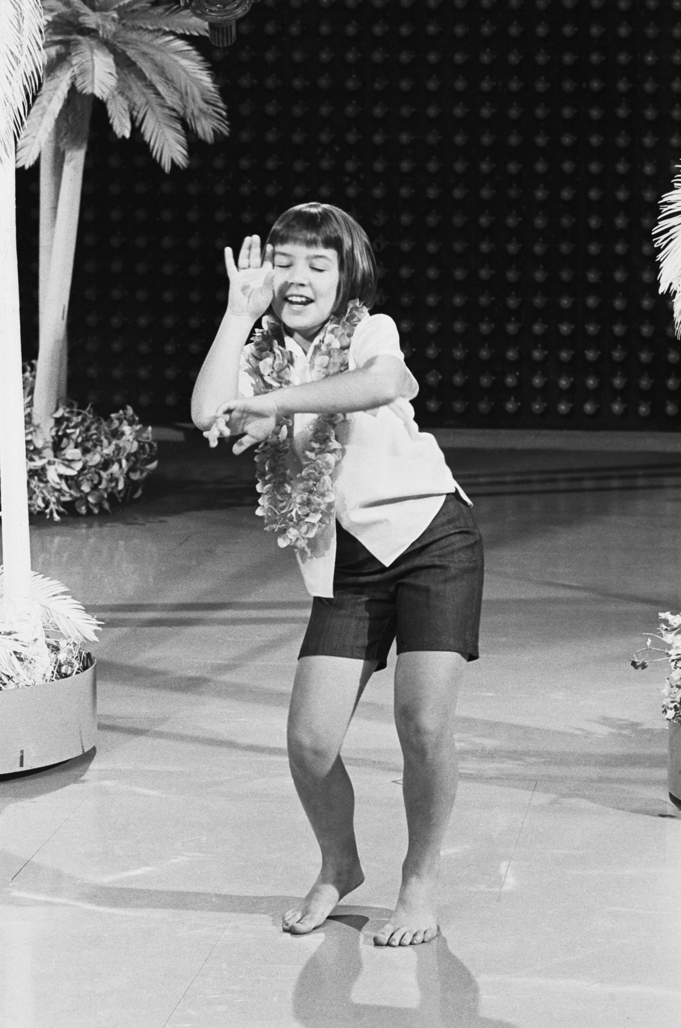 actor Donna Butterworth large photo