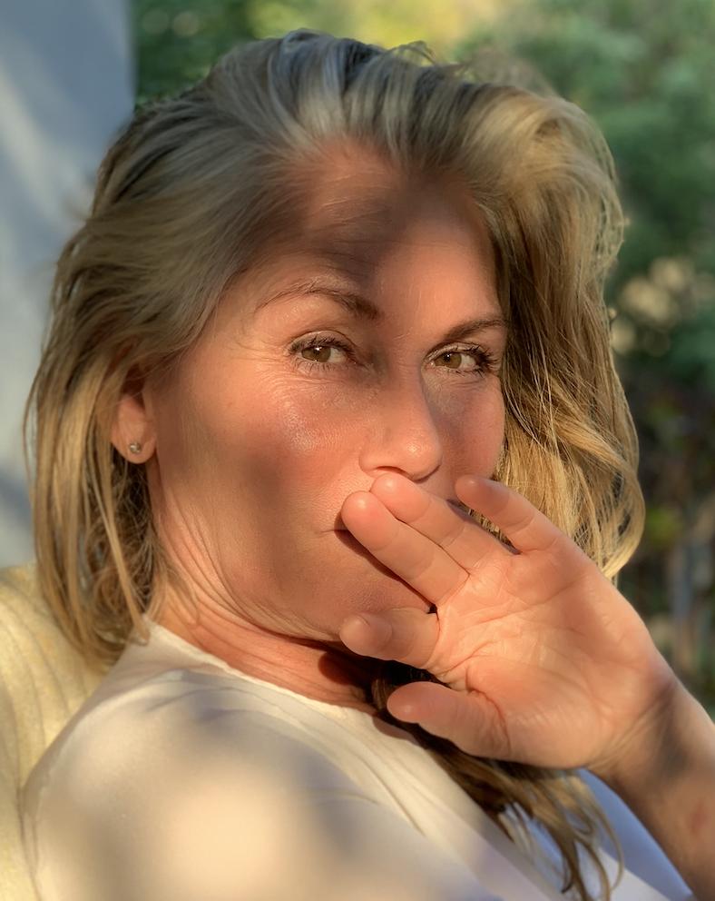 actor Karen Sillas large photo