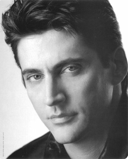 actor Loren Avedon large photo