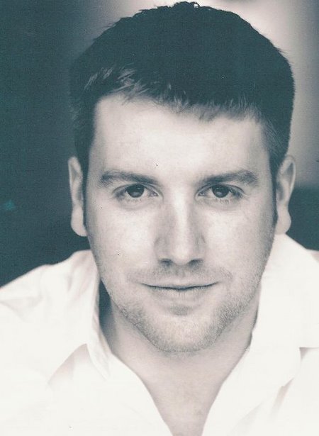 actor Peter Riggs large photo