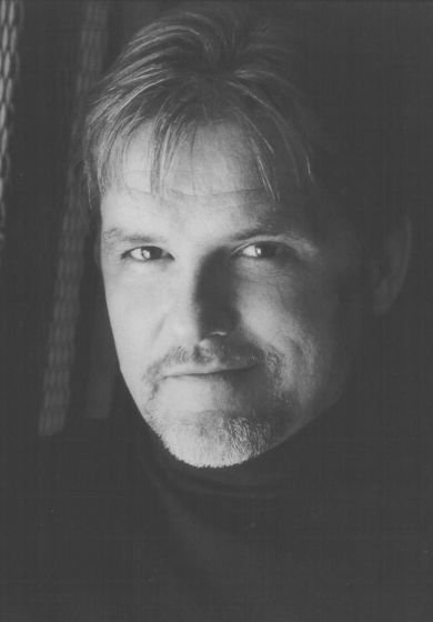 actor Joel Bennett large photo