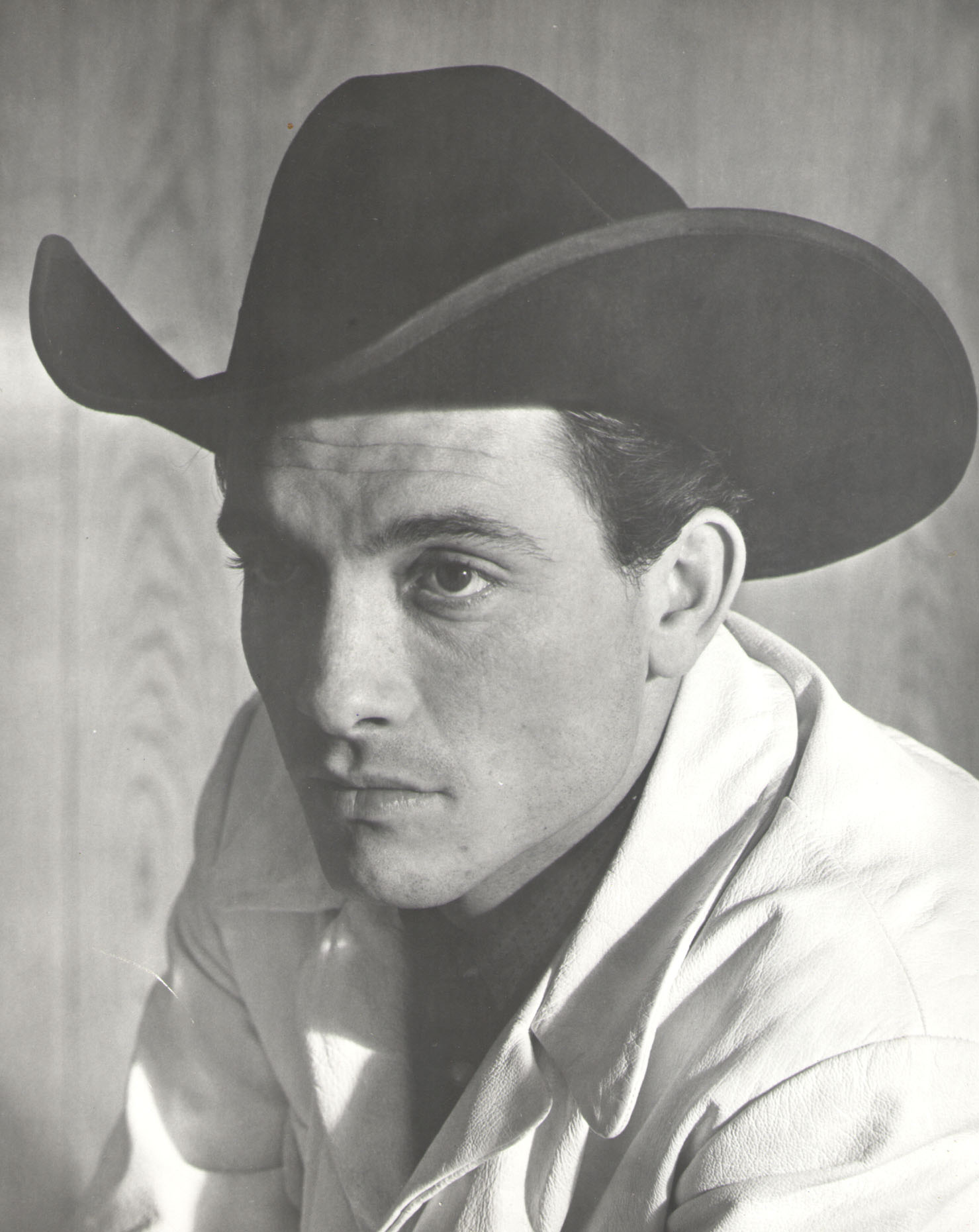 actor Robert 'Buzz' Henry large photo