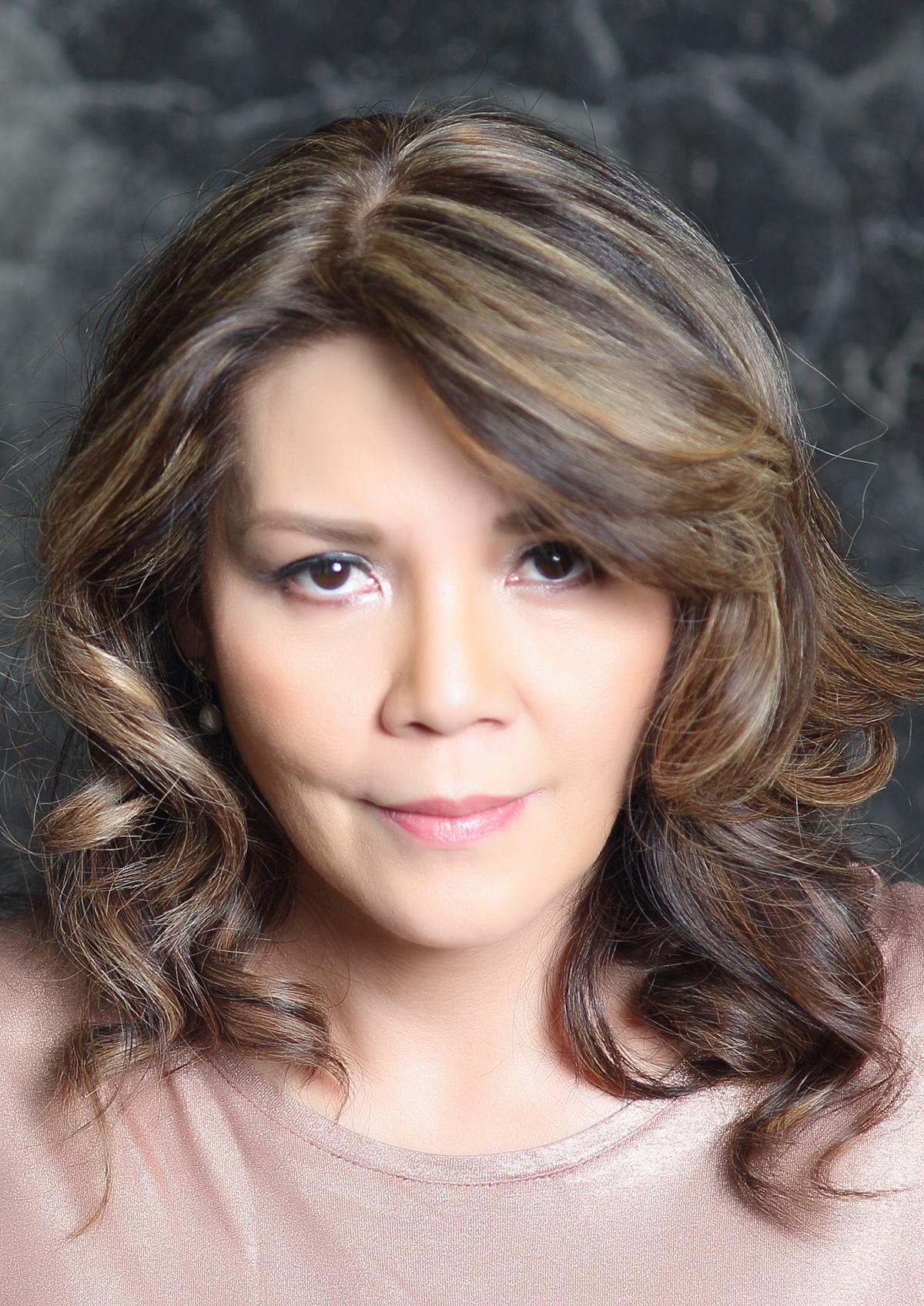 actor Rina Reyes large photo