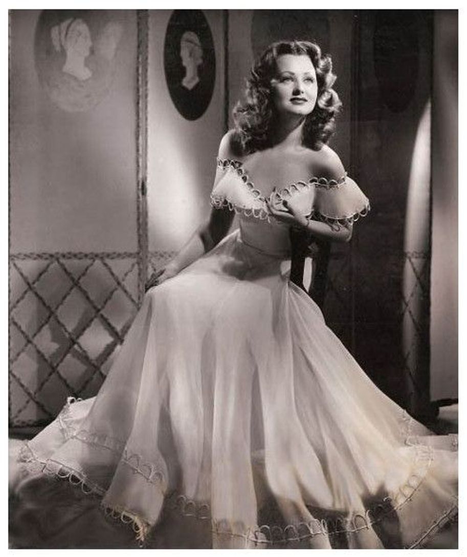 actor Elaine Riley large photo