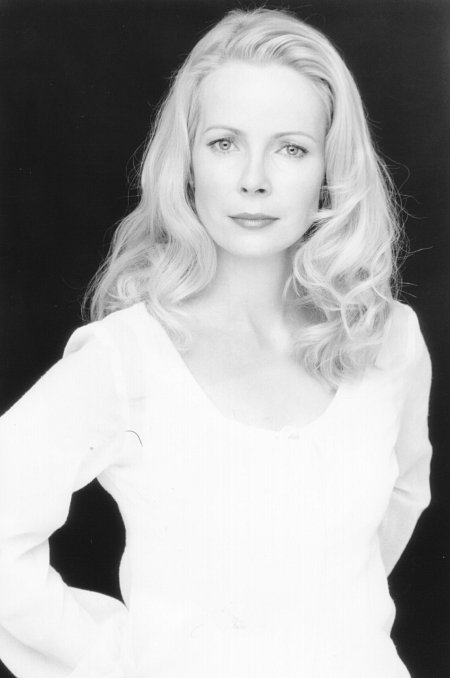 actor Leah Pinsent large photo