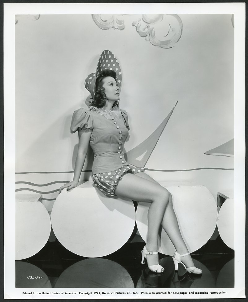 actor Helen Chapman large photo