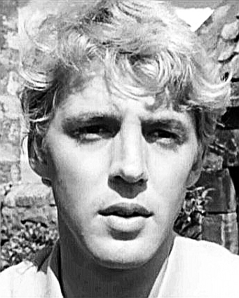 actor Iain Quarrier large photo