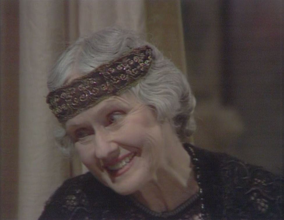 actor Anna Turner large photo