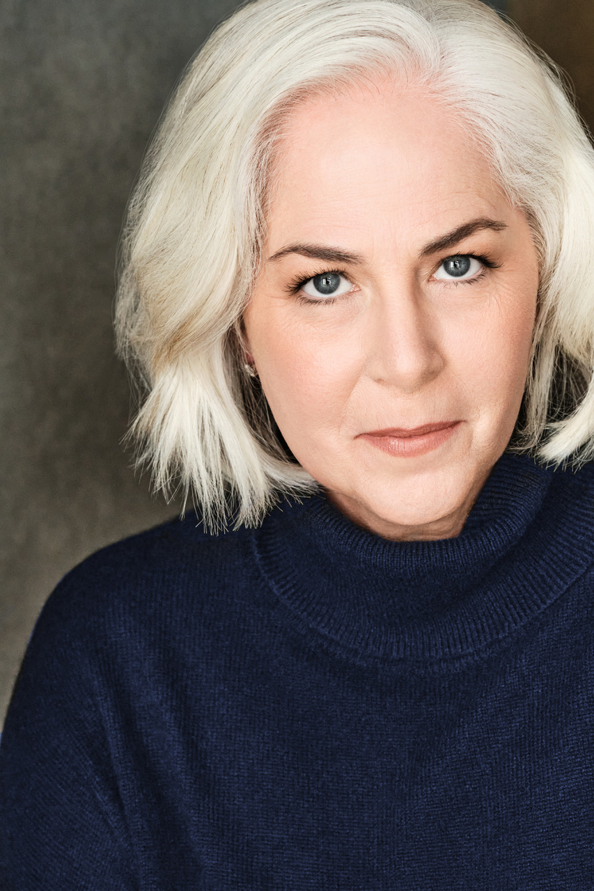 actor Paige Sullivan large photo