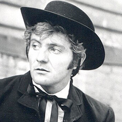 actor Carlos East large photo