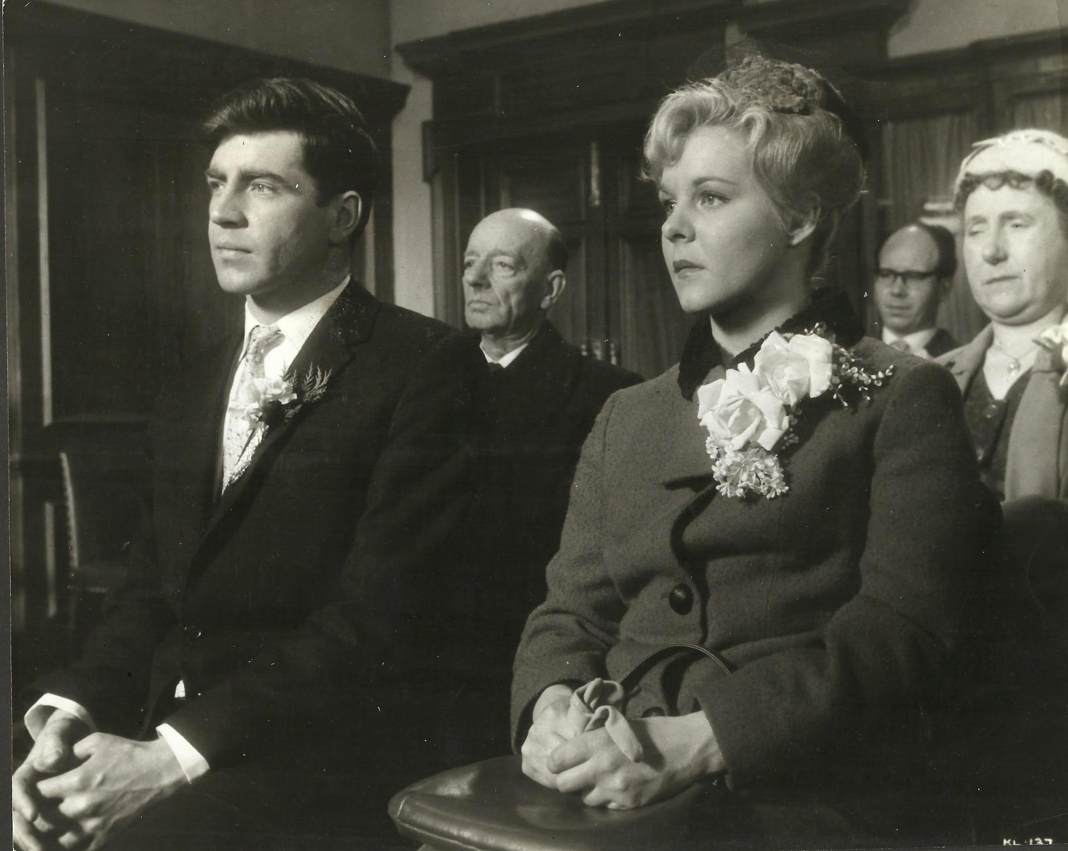 actor Gwen Nelson large photo