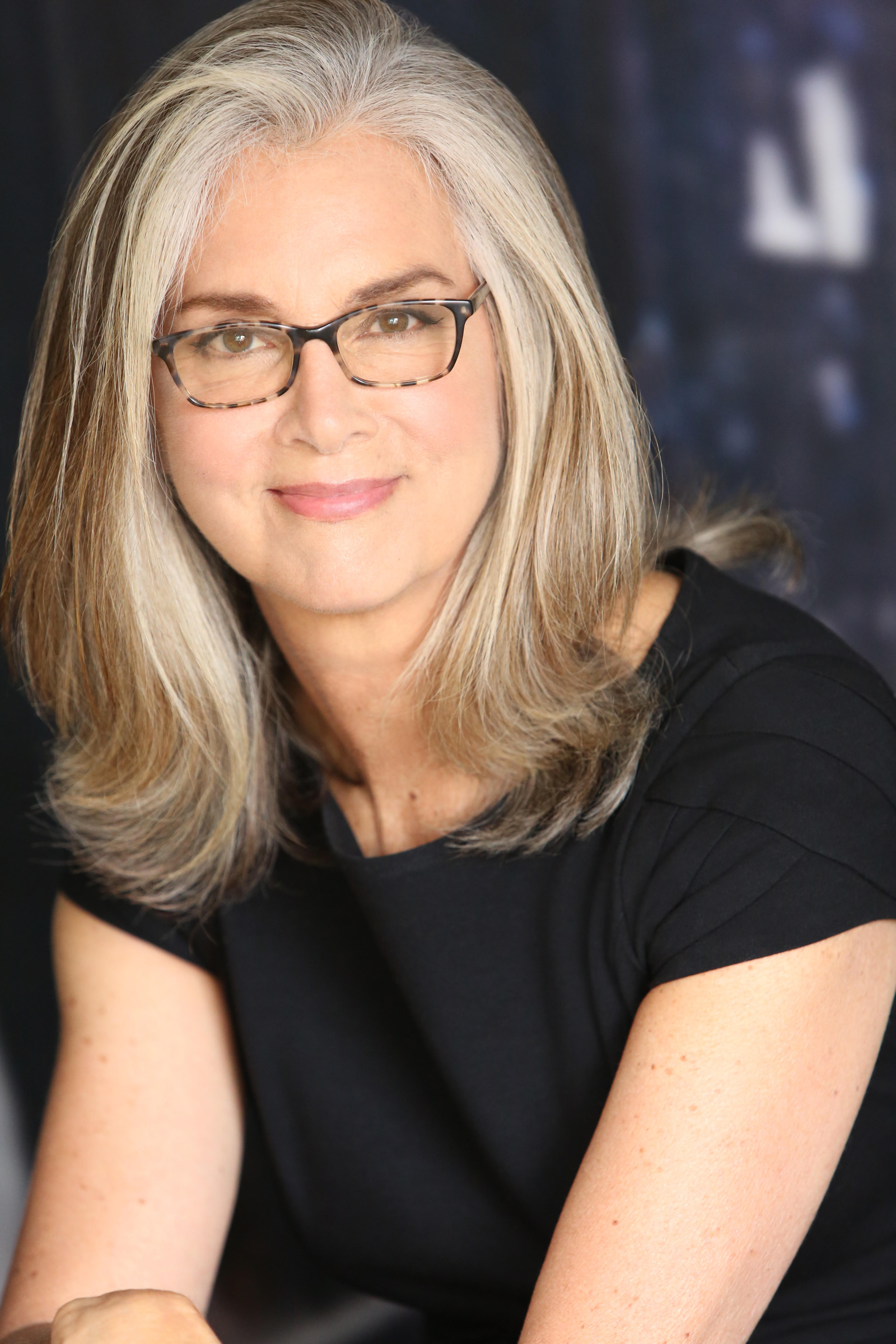 actor Dani Minnick large photo