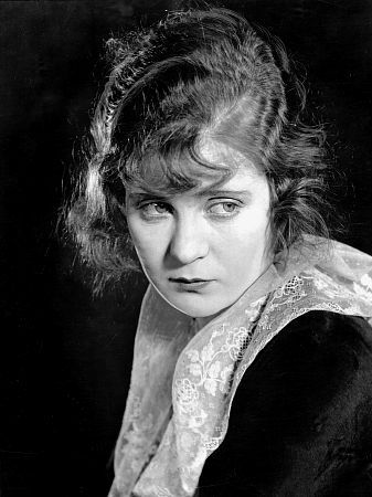 actor Mae Marsh large photo
