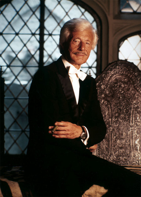 actor Oleg Cassini large photo