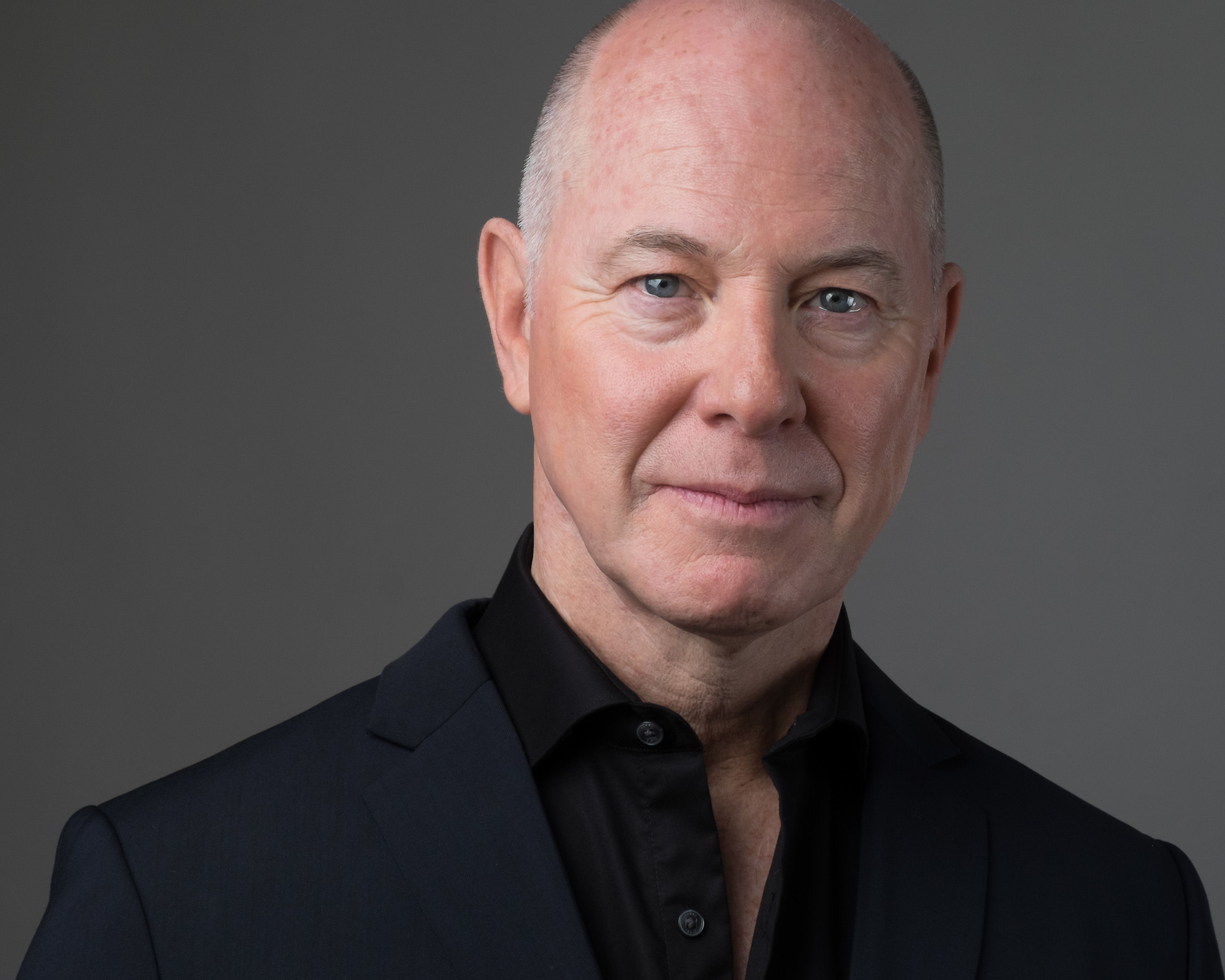 actor Stewart Arnott large photo