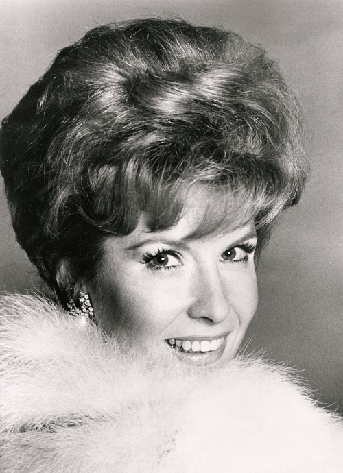 actor Julia Meade large photo