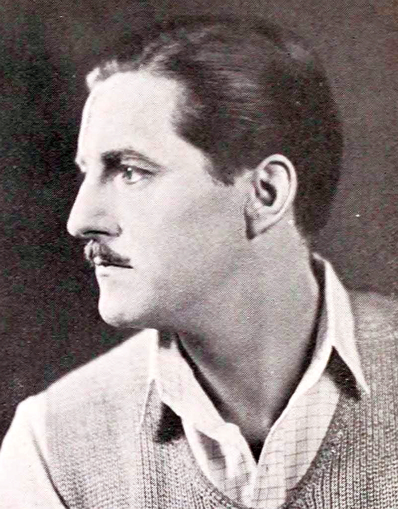 actor Lew Harvey large photo