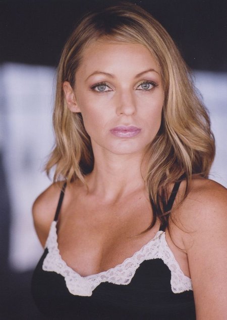 actor Christine Marais large photo