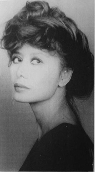 actor Cassandra Gava large photo