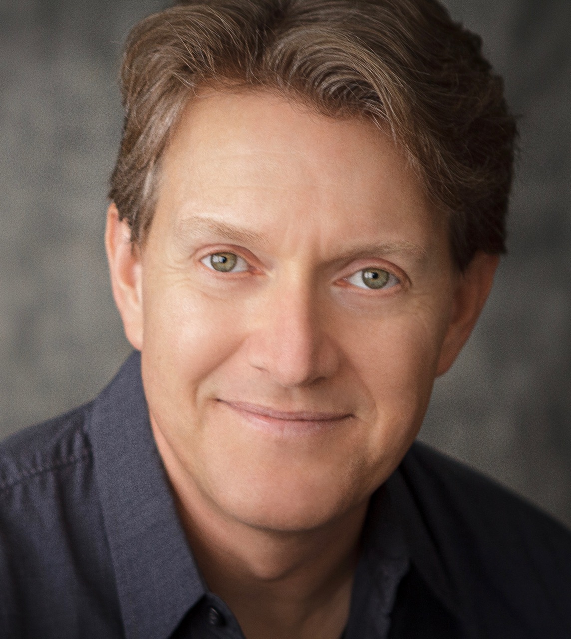 actor Evan MacKenzie large photo