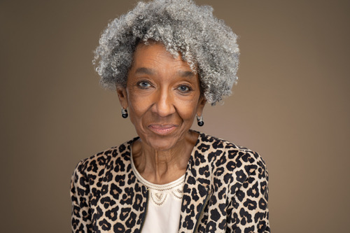 actor Claudia Robinson large photo