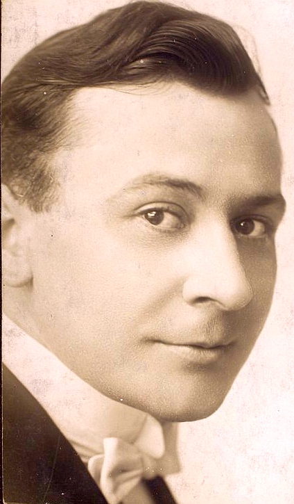 actor Hooper Atchley large photo