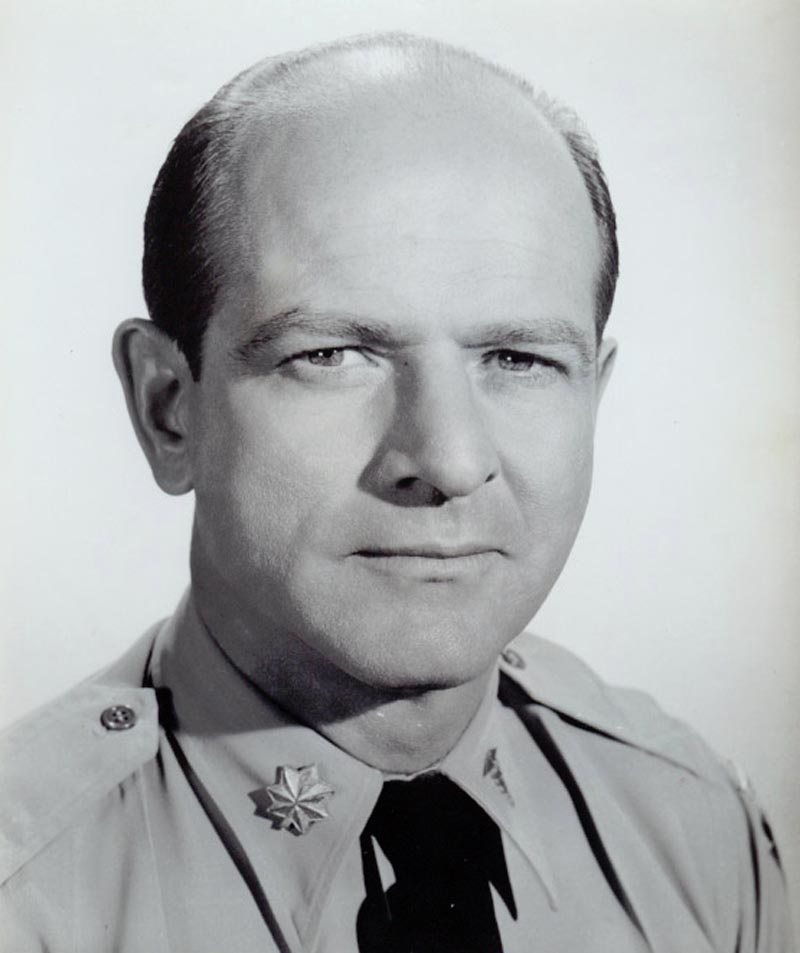 actor Alan Hewitt large photo