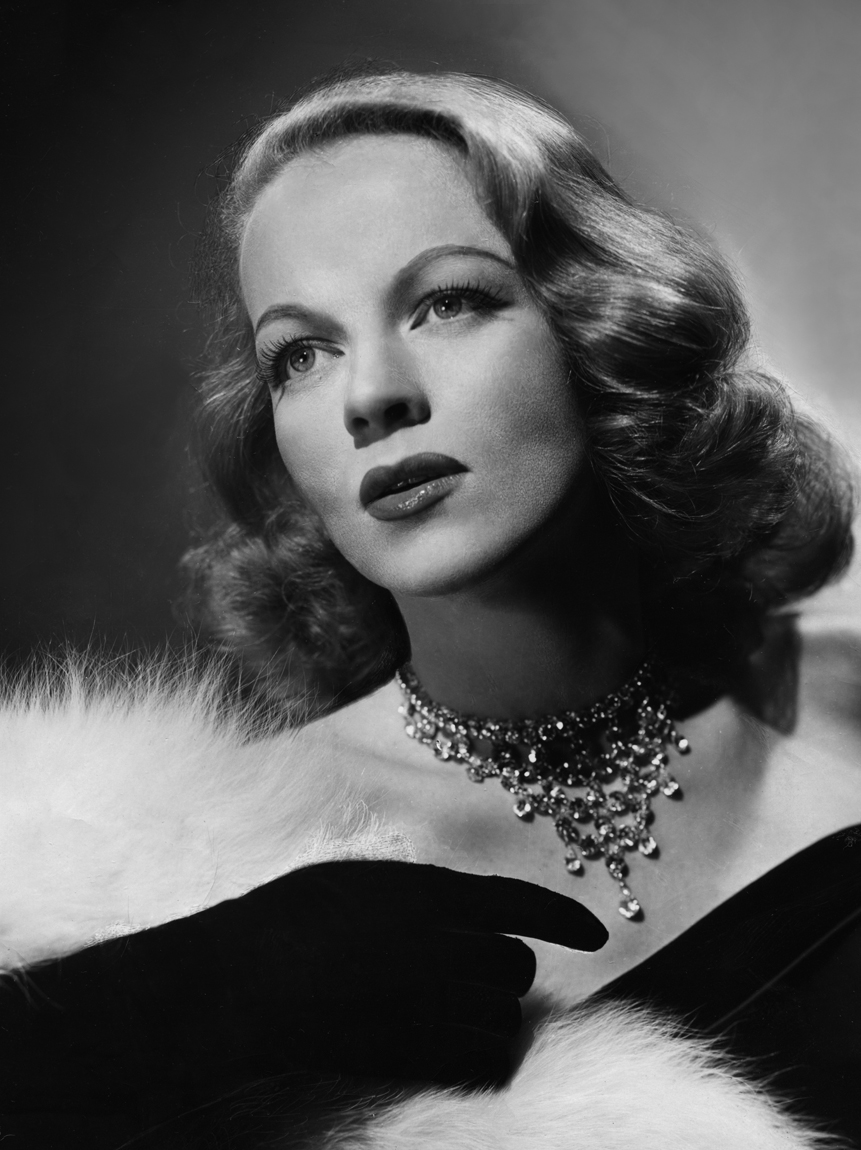 actor Maria Riva large photo