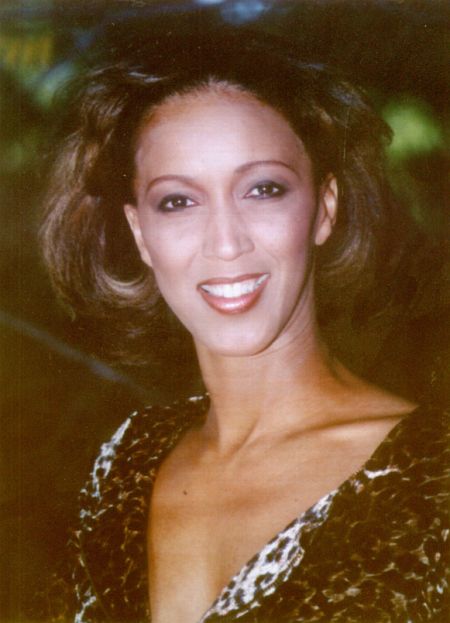 actor Lynne Burnett large photo