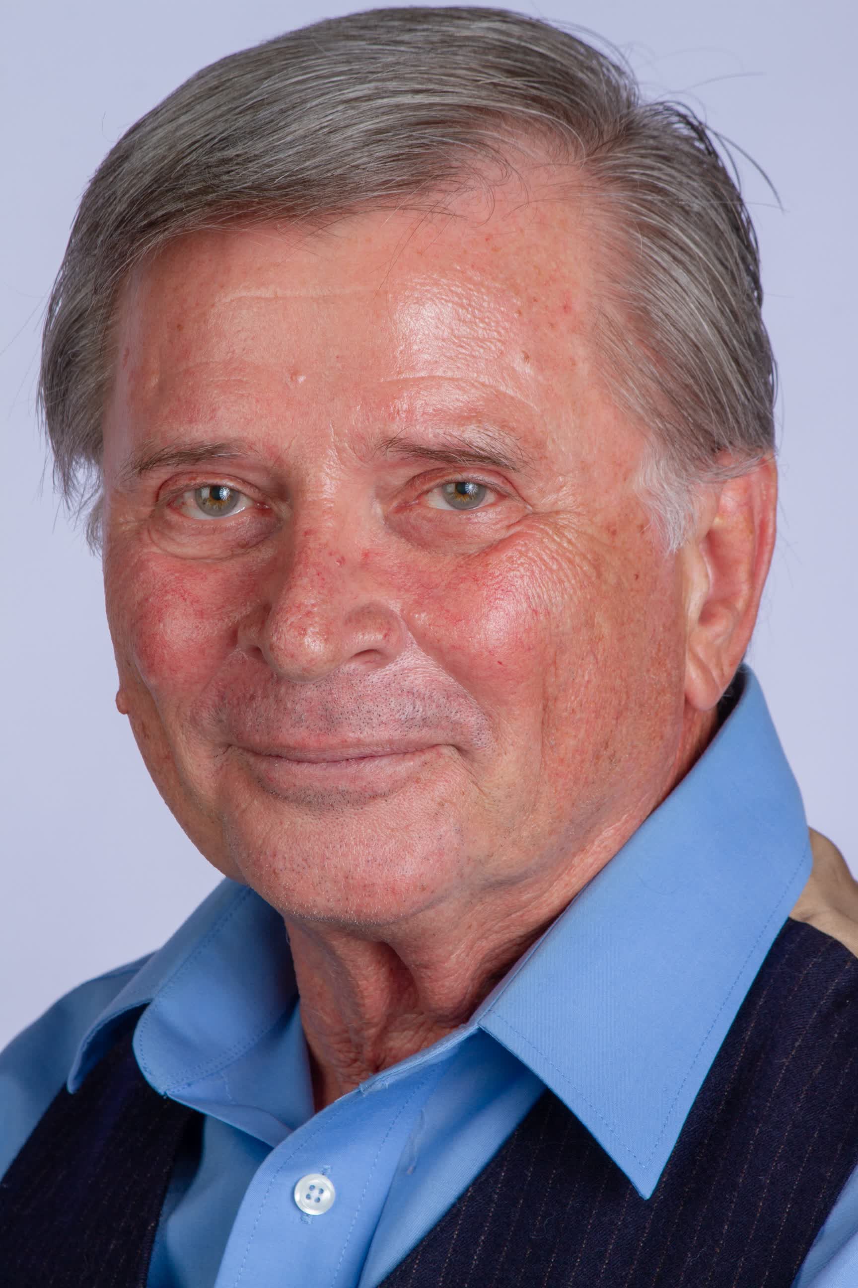 actor Greg Schroeder large photo