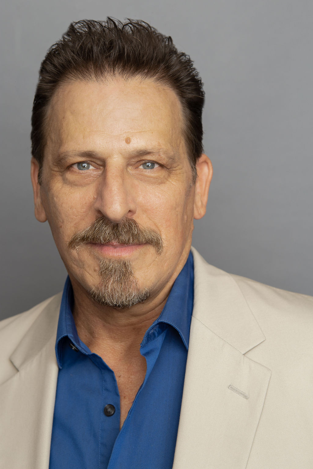 actor Vincent Foster large photo