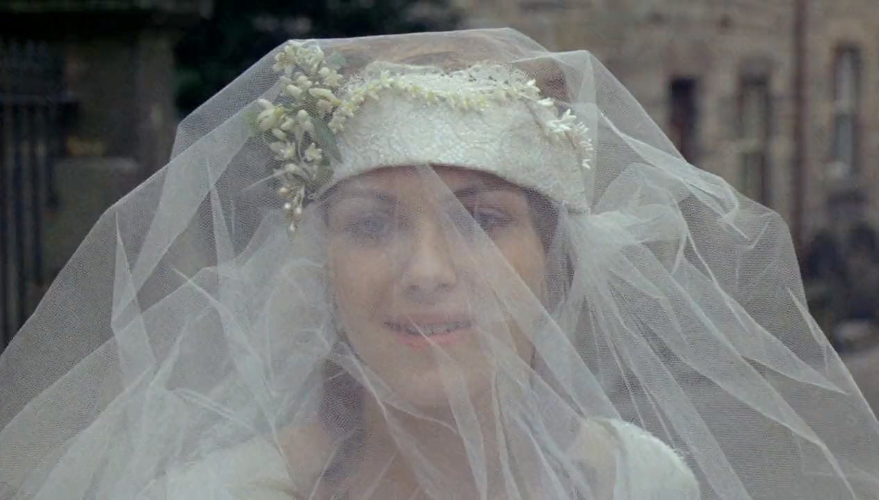 actor Sharon Gurney large photo