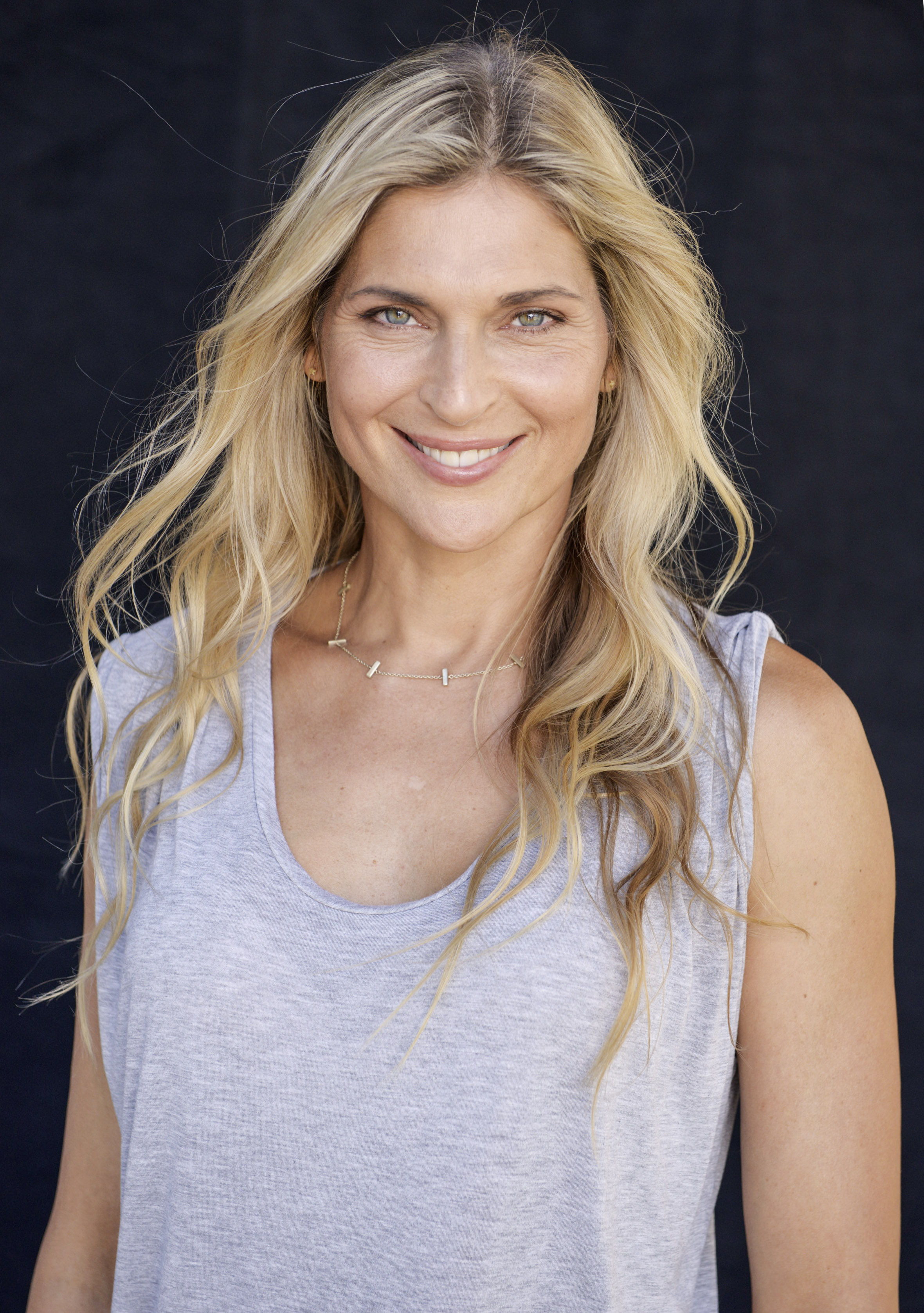 actor Gabrielle Reece large photo