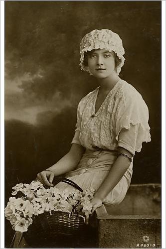 actor Lillian Hall-Davis large photo