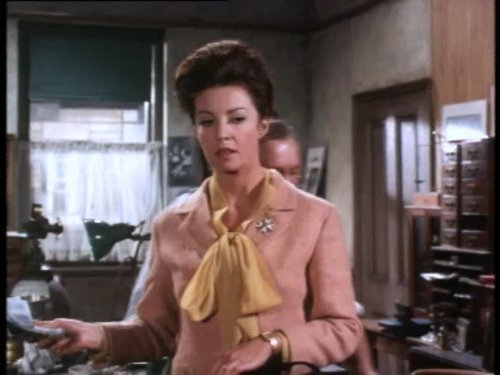 actor Yolande Turner large photo