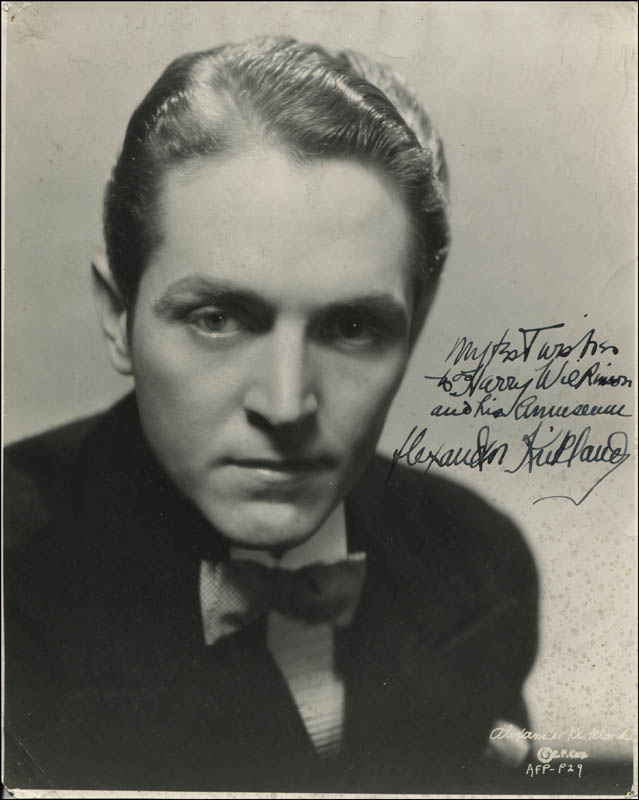 actor Alexander Kirkland large photo